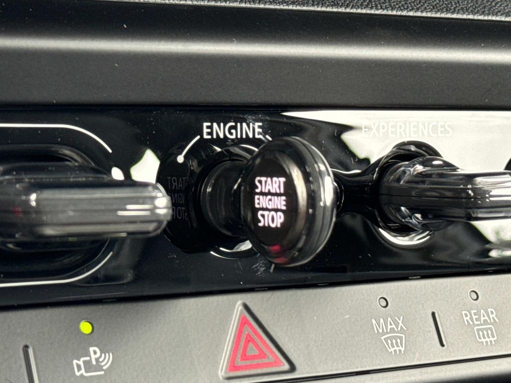 Vehicle image 11 of 30