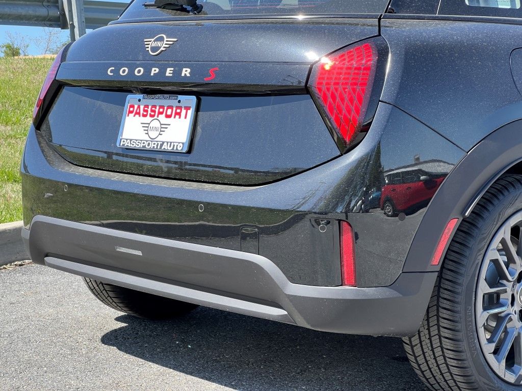 Vehicle image 3 of 20
