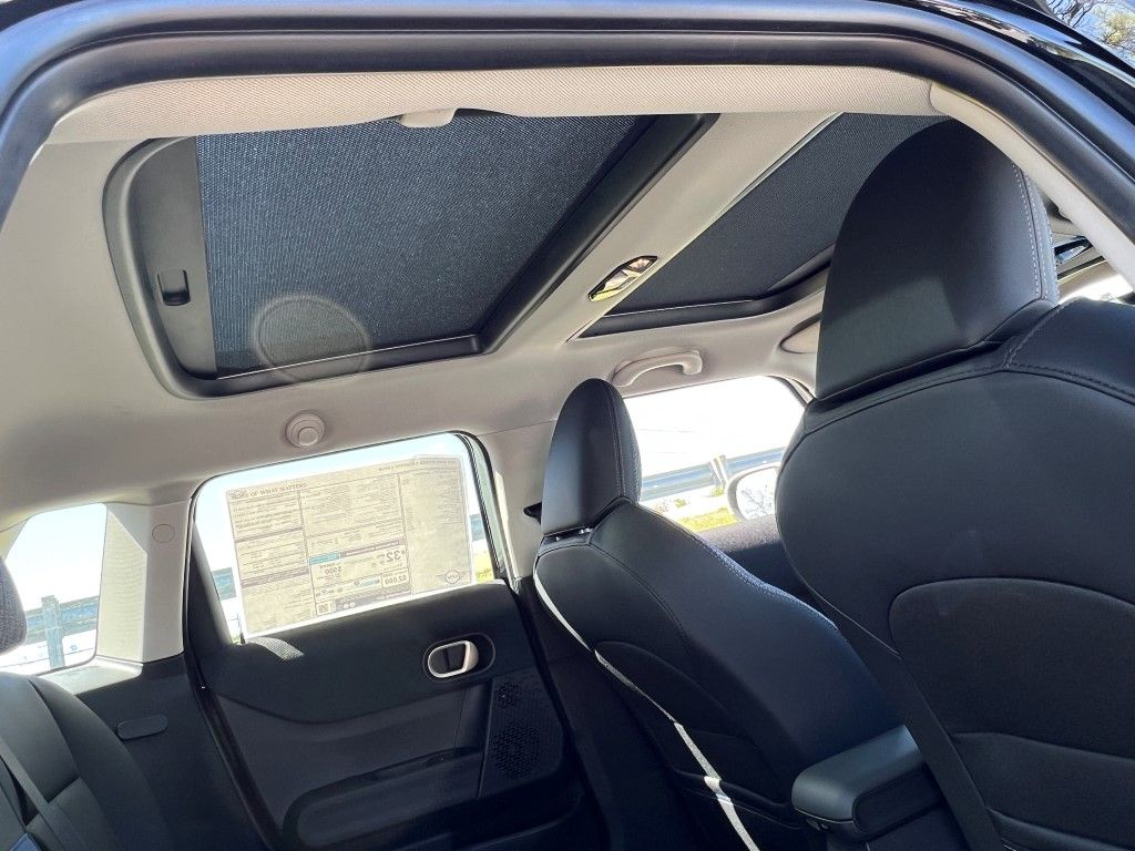 Vehicle image 9 of 20