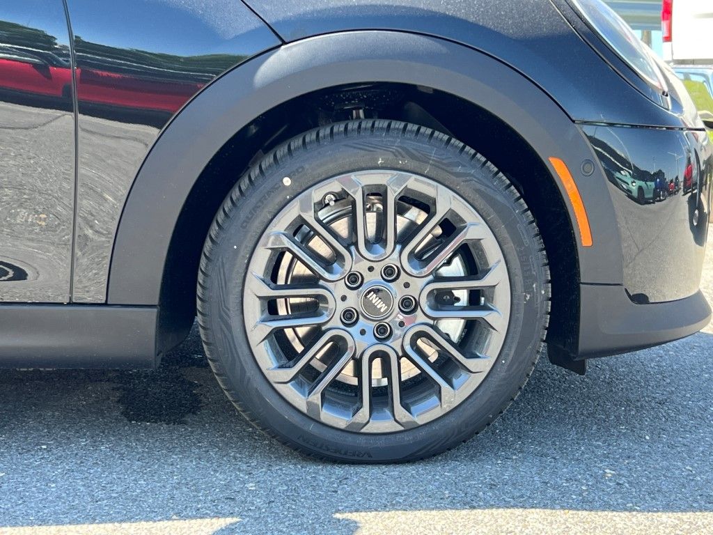 Vehicle image 6 of 20