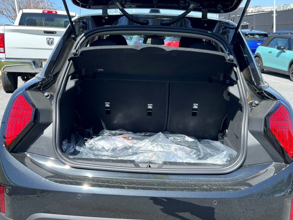Vehicle image 11 of 20