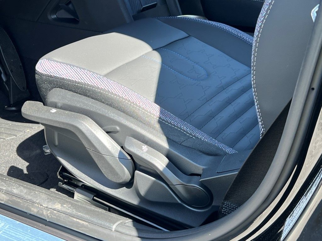 Vehicle image 12 of 20