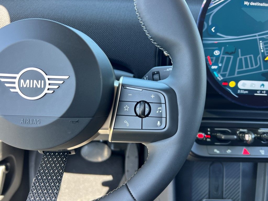 Vehicle image 17 of 20