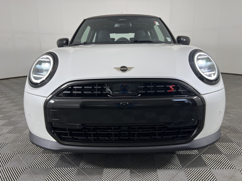 Vehicle image 2 of 27