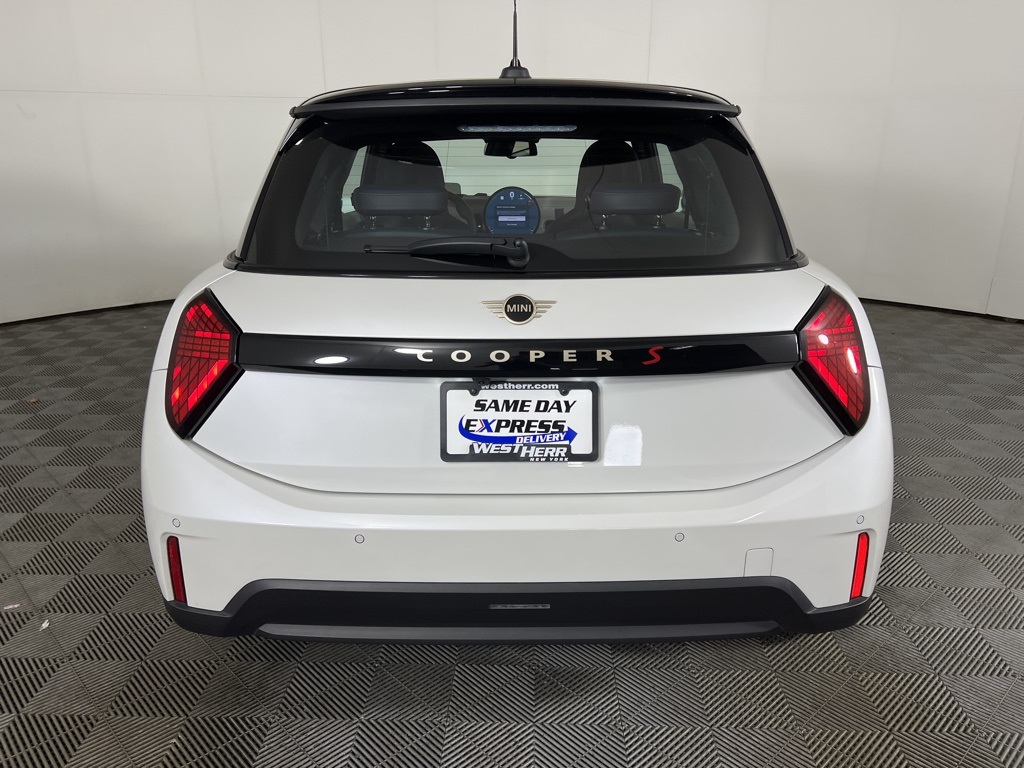 Vehicle image 6 of 27