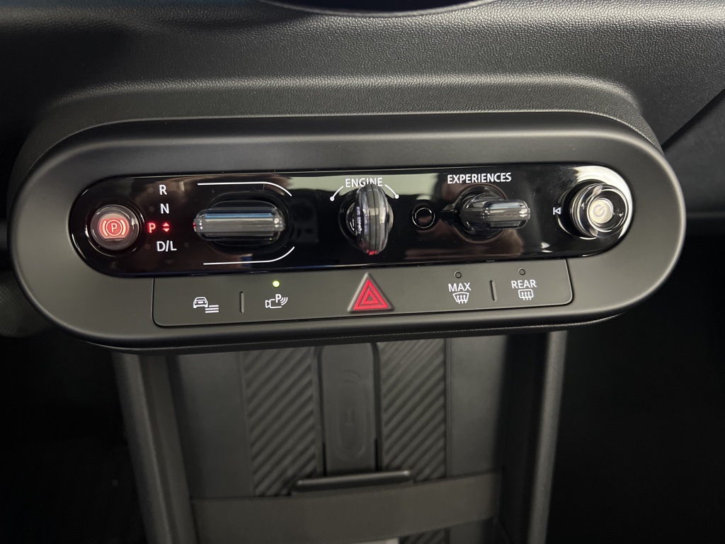 Vehicle image 22 of 27