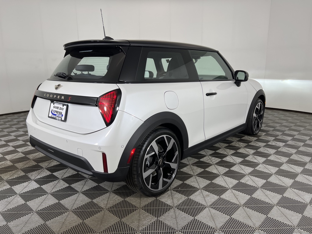 Vehicle image 5 of 27