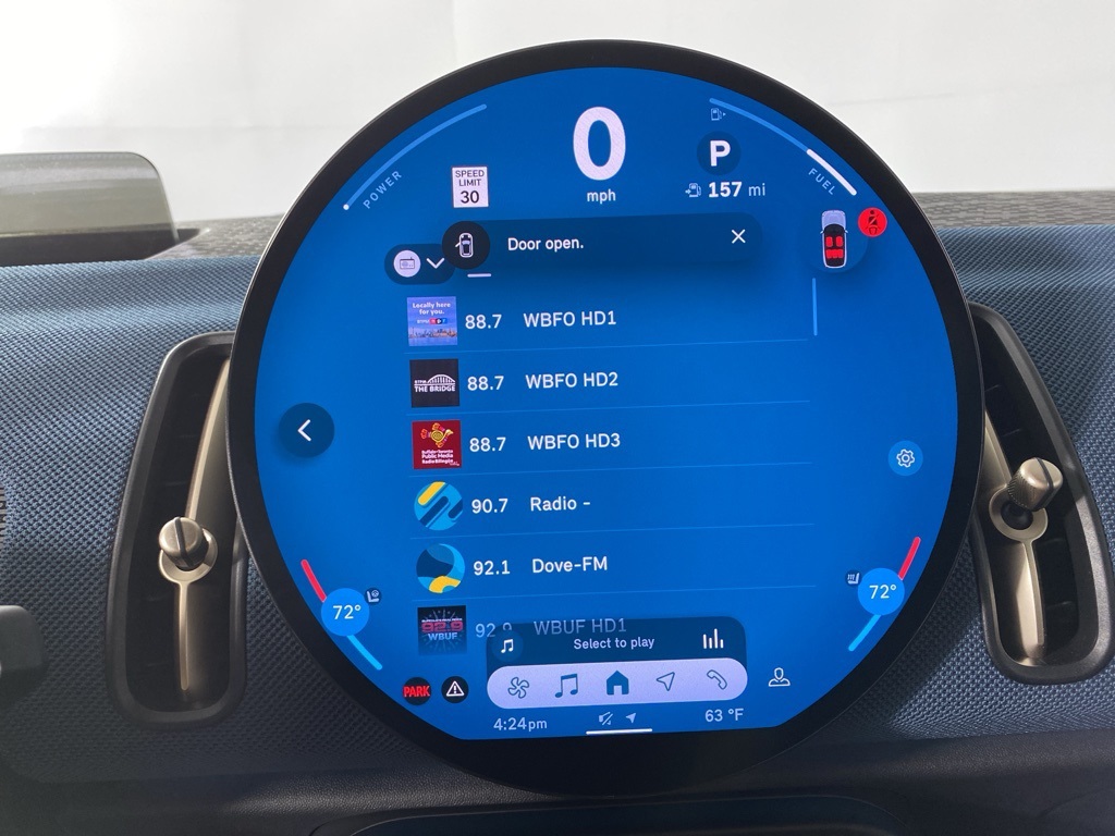 Vehicle image 28 of 29