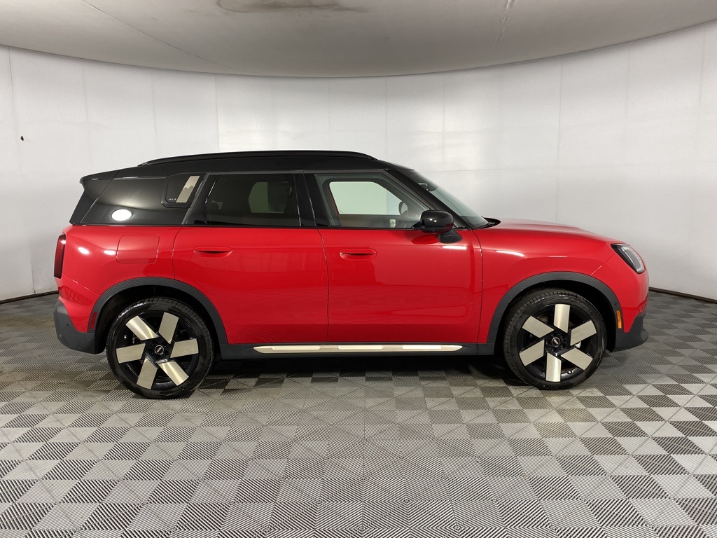 Vehicle image 4 of 29