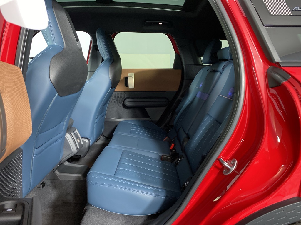 Vehicle image 14 of 29