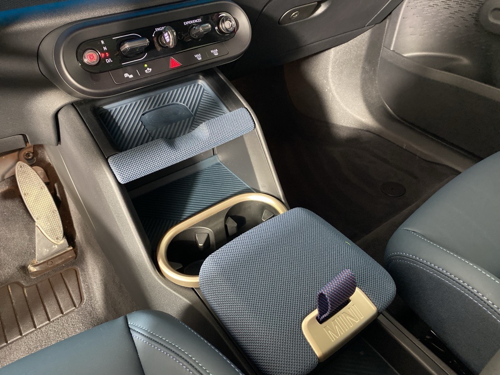 Vehicle image 20 of 29