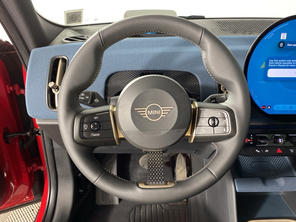 Vehicle image 17 of 29