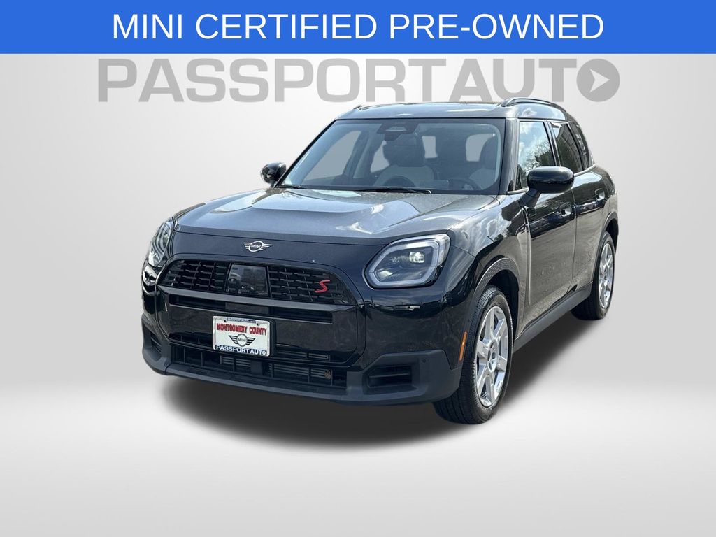 2025 MINI Countryman S Image 1 of 31