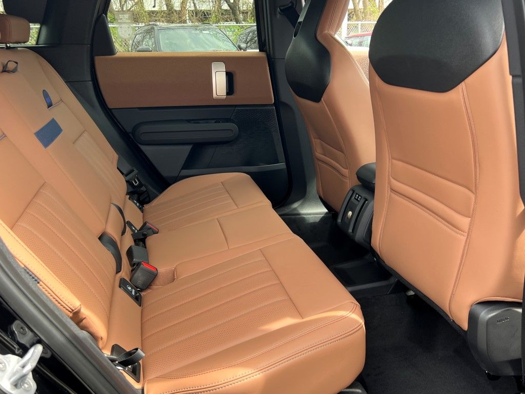 Vehicle image 9 of 23