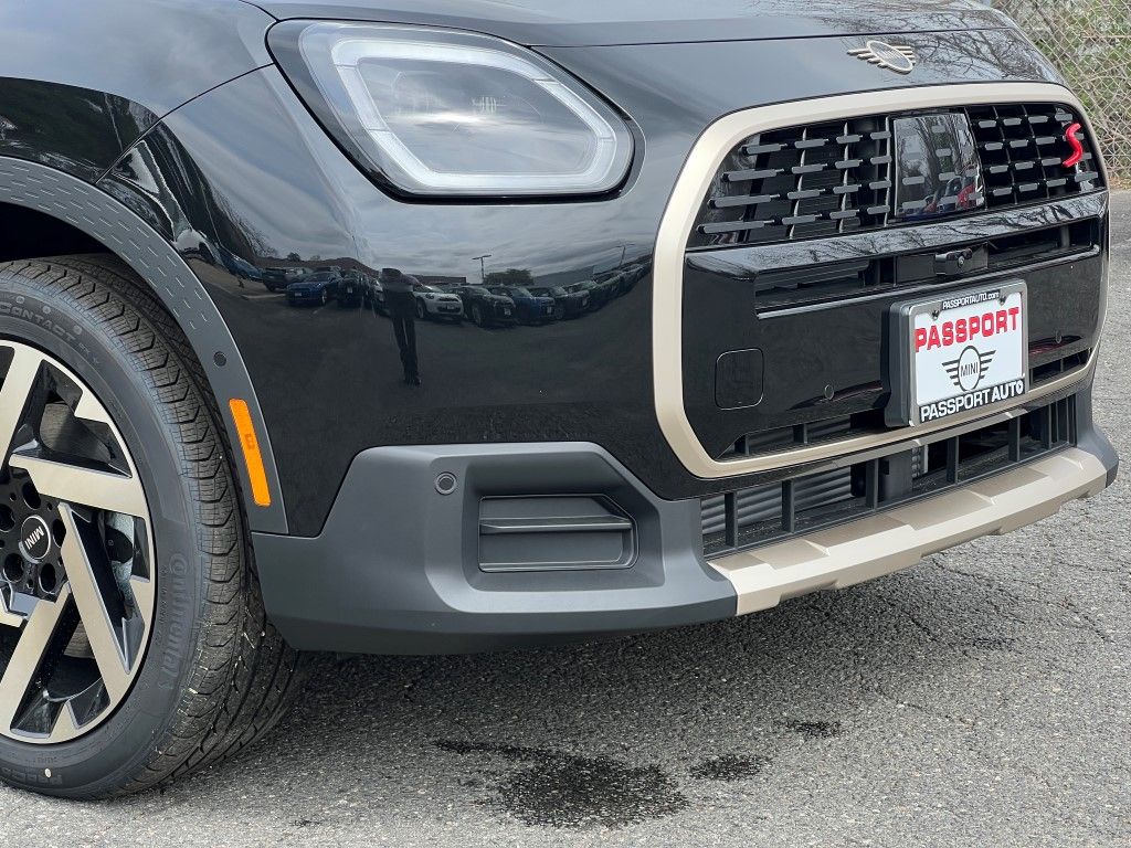 Vehicle image 4 of 23