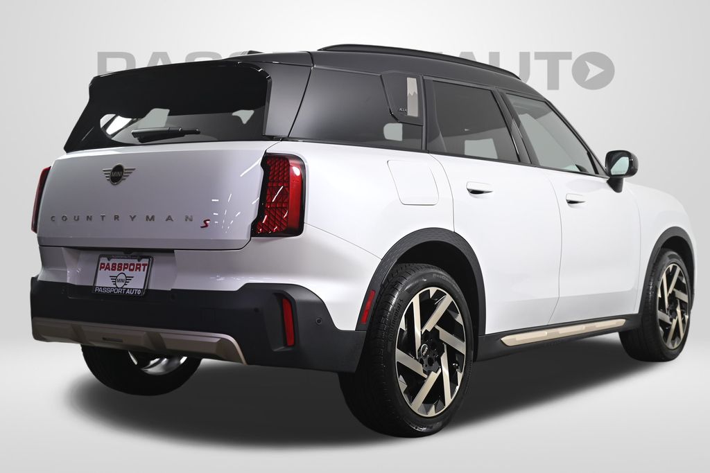 Vehicle image 4 of 46