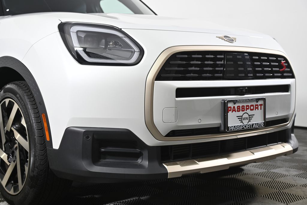 Vehicle image 7 of 46