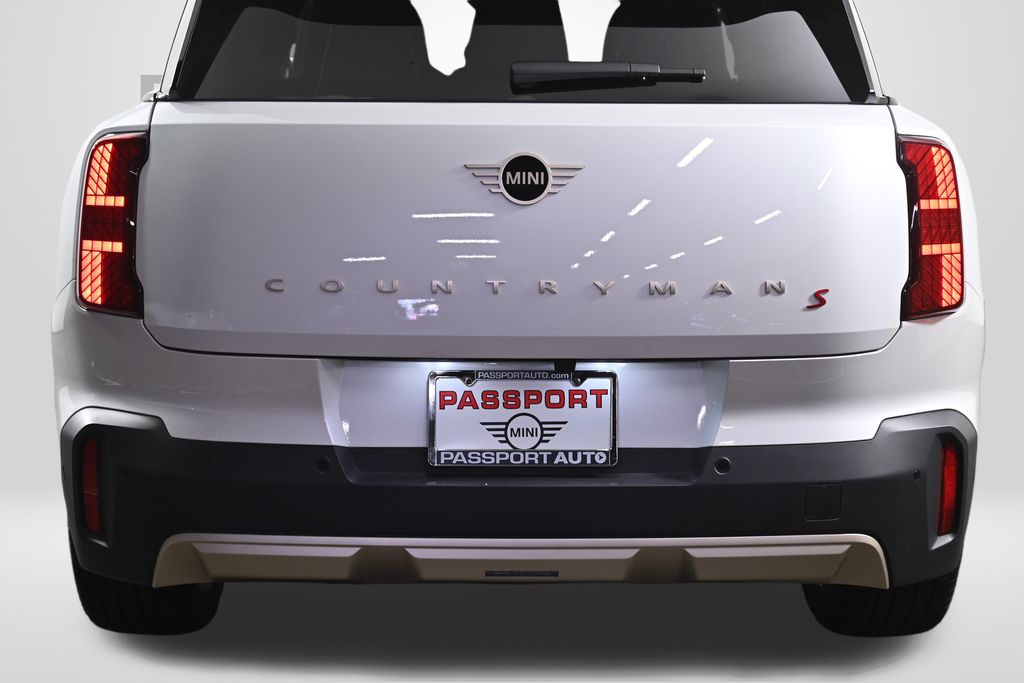 Vehicle image 6 of 46