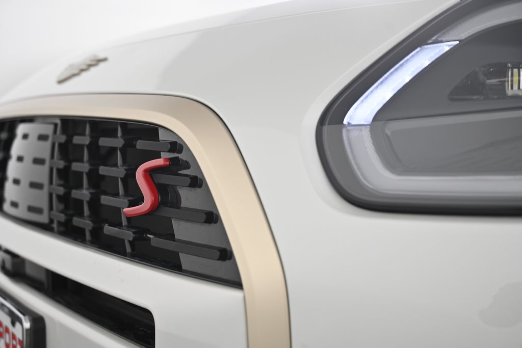 Vehicle image 12 of 46