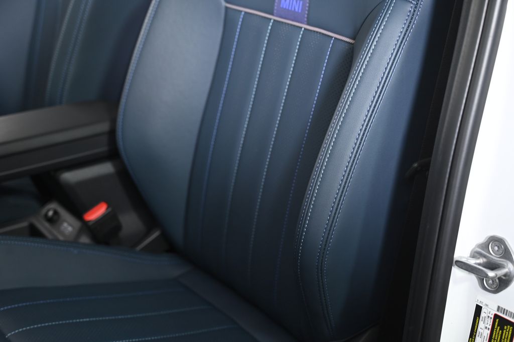 Vehicle image 29 of 46