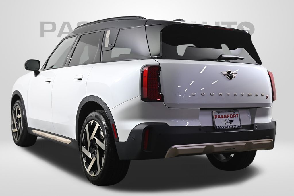 Vehicle image 5 of 46