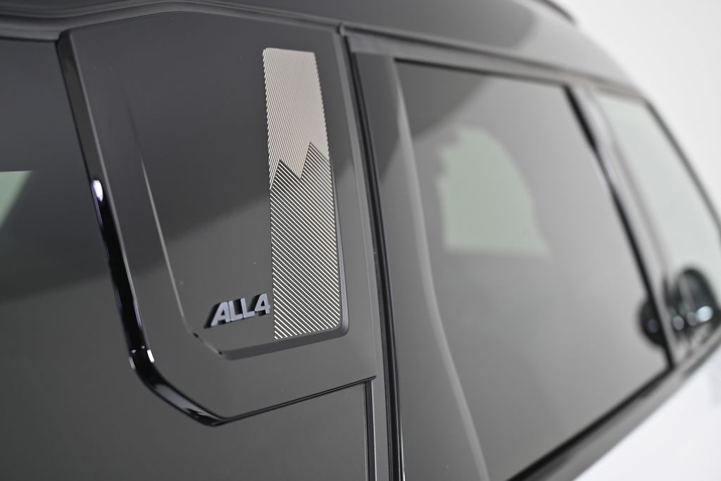 Vehicle image 11 of 46