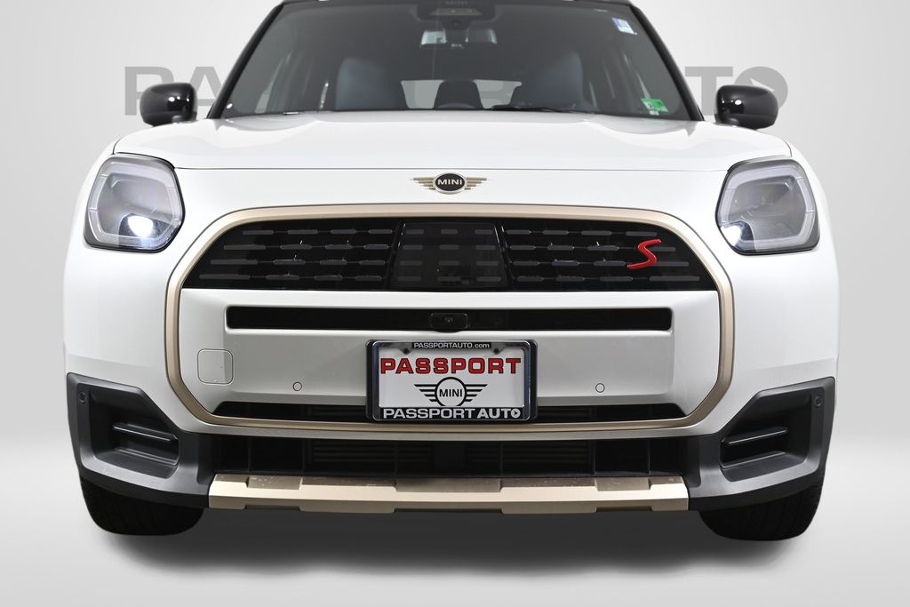 Vehicle image 2 of 46