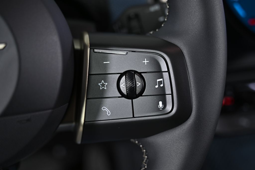 Vehicle image 16 of 46
