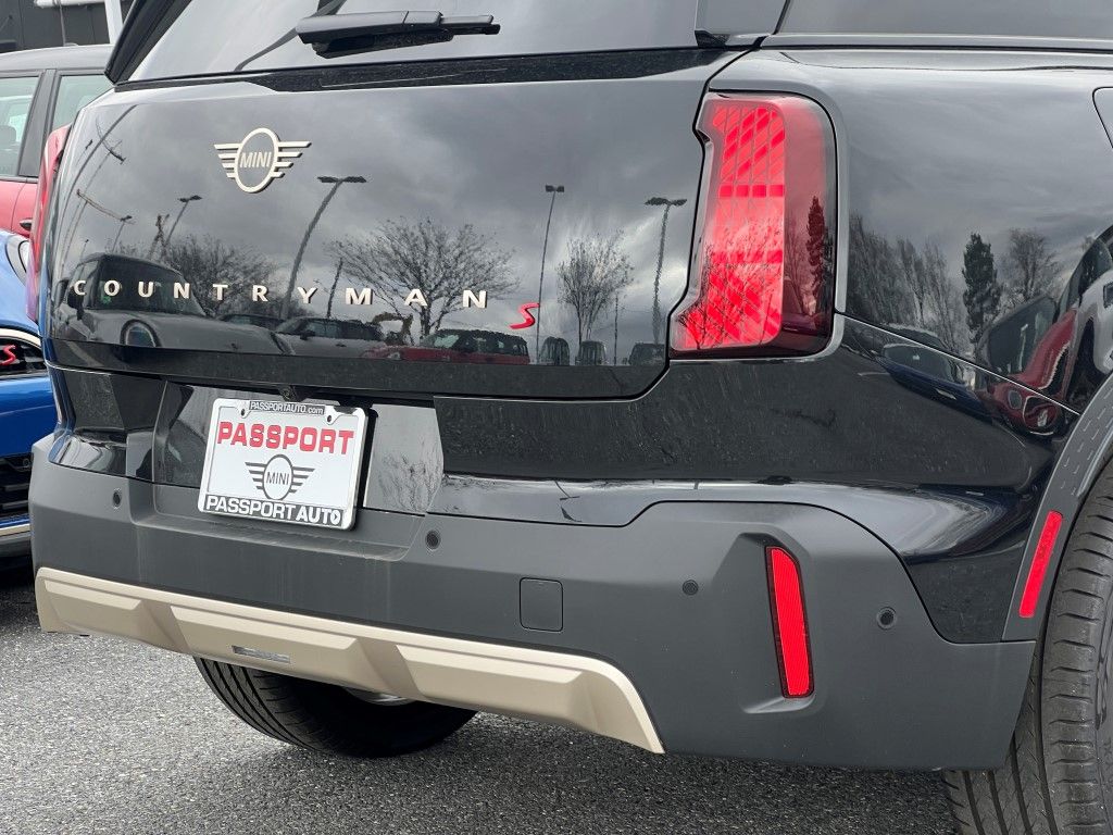 Vehicle image 5 of 21