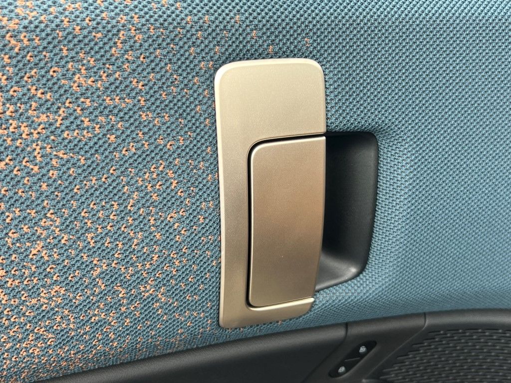 Vehicle image 20 of 21