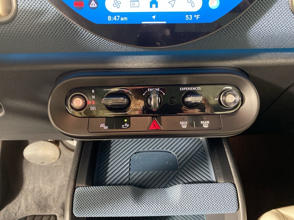 Vehicle image 23 of 27