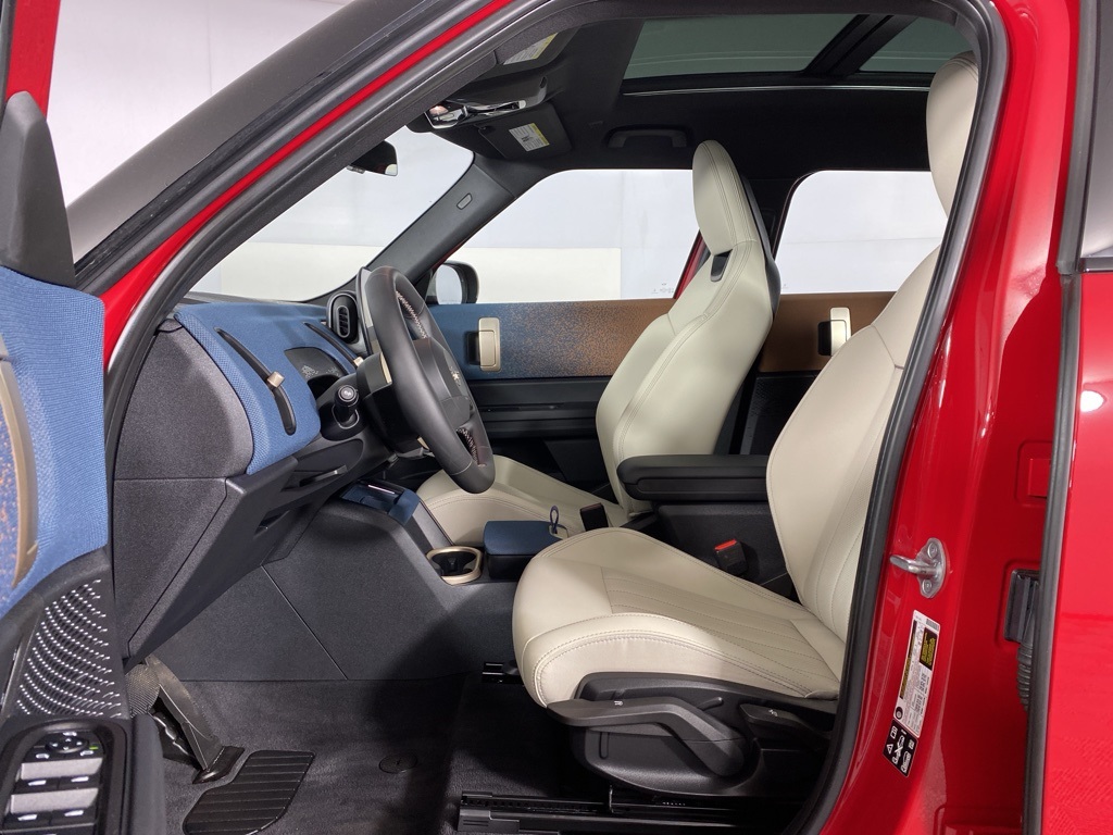 Vehicle image 12 of 27