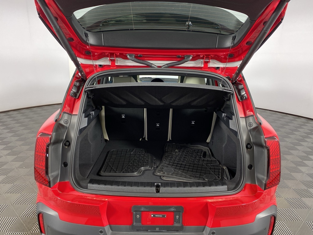 Vehicle image 11 of 27