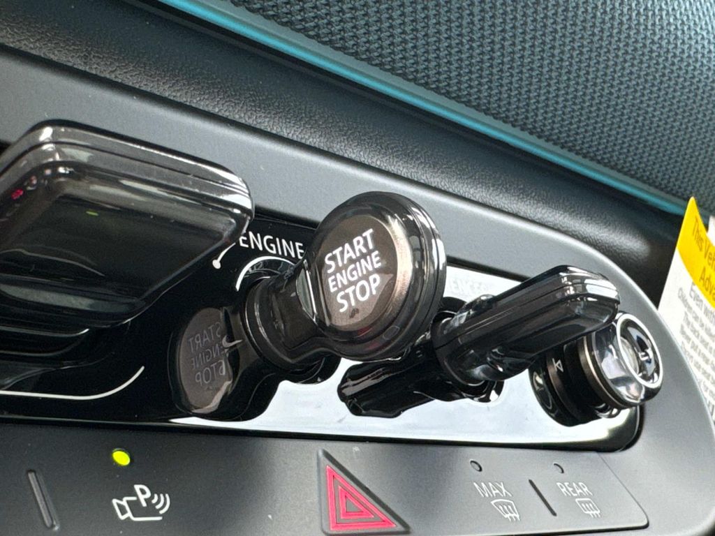 Vehicle image 11 of 30