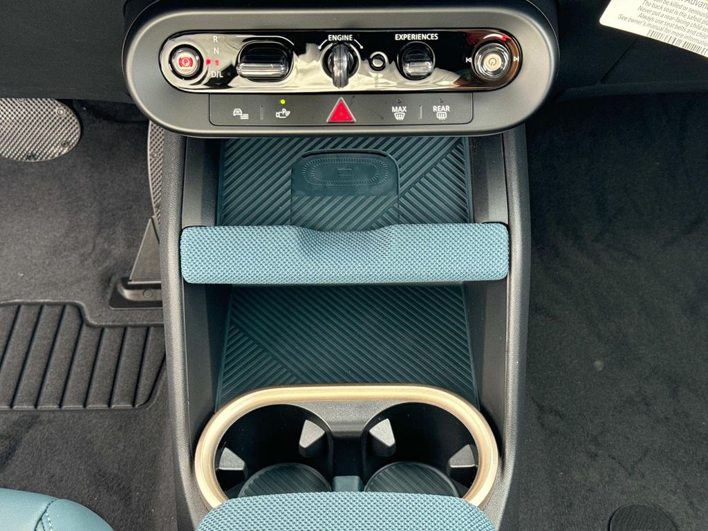 Vehicle image 10 of 30