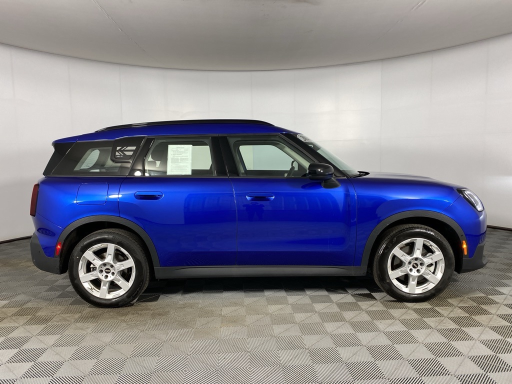 Vehicle image 4 of 23