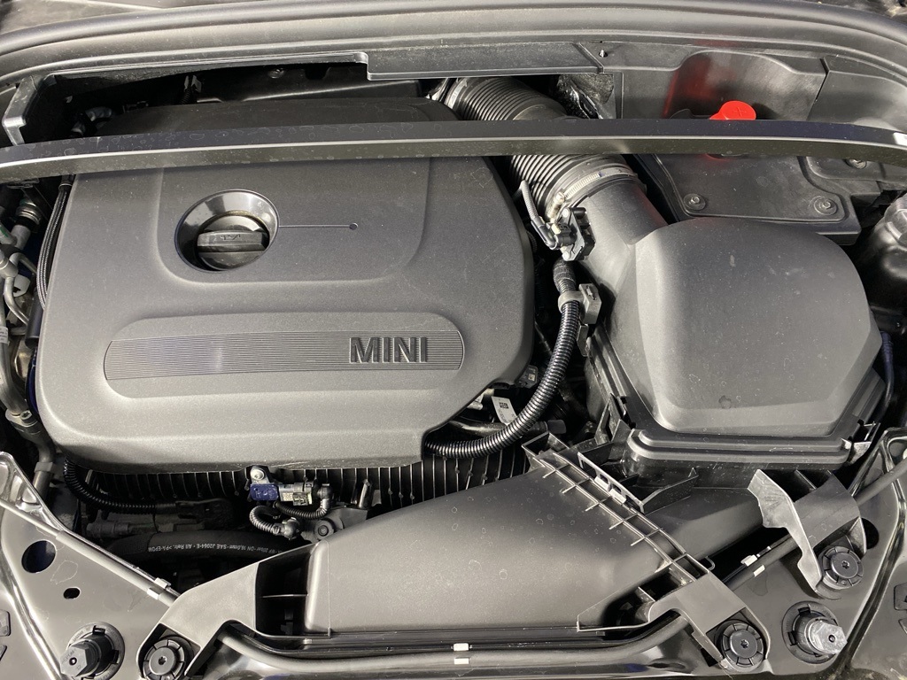 Vehicle image 8 of 23