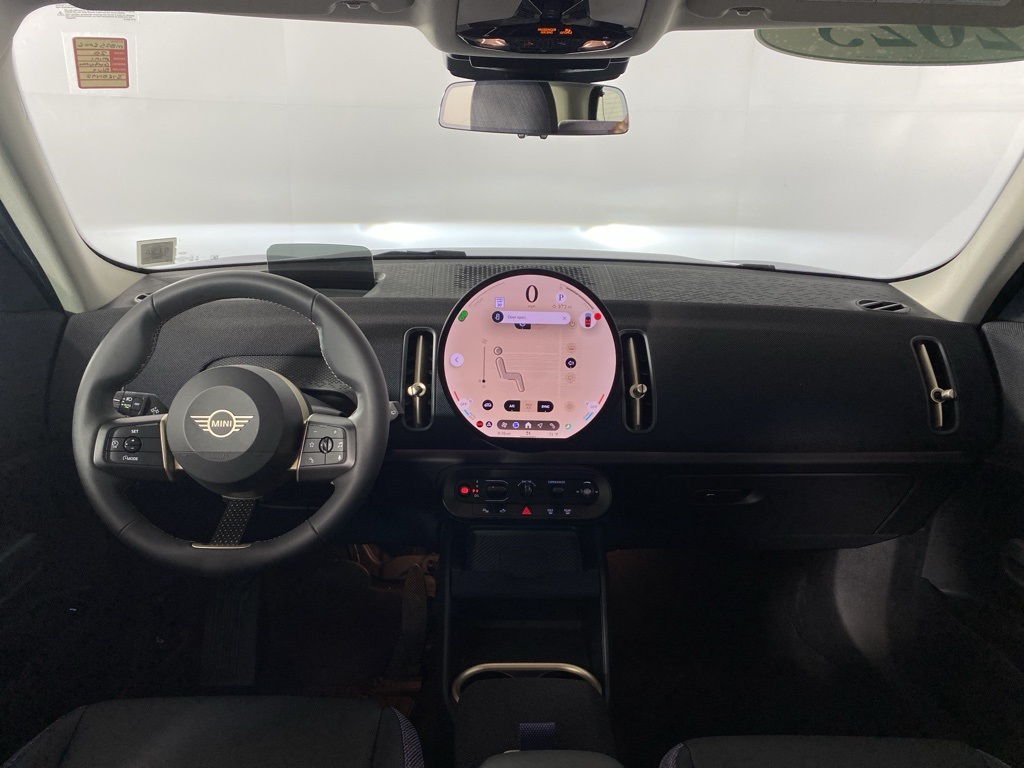 Vehicle image 15 of 23