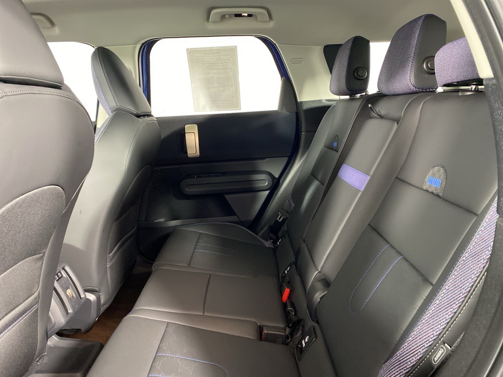 Vehicle image 12 of 23
