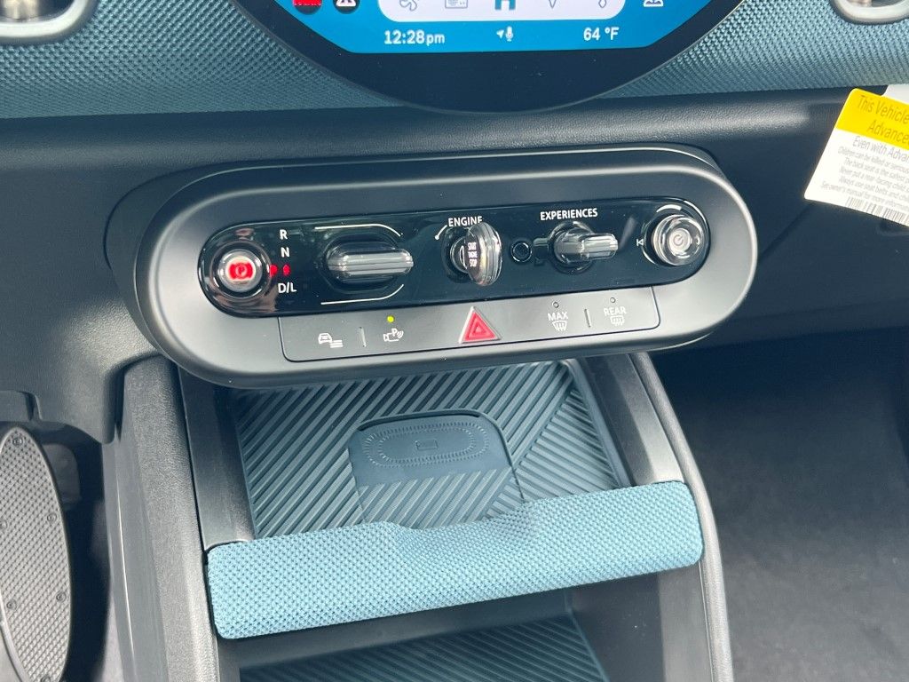 Vehicle image 17 of 24