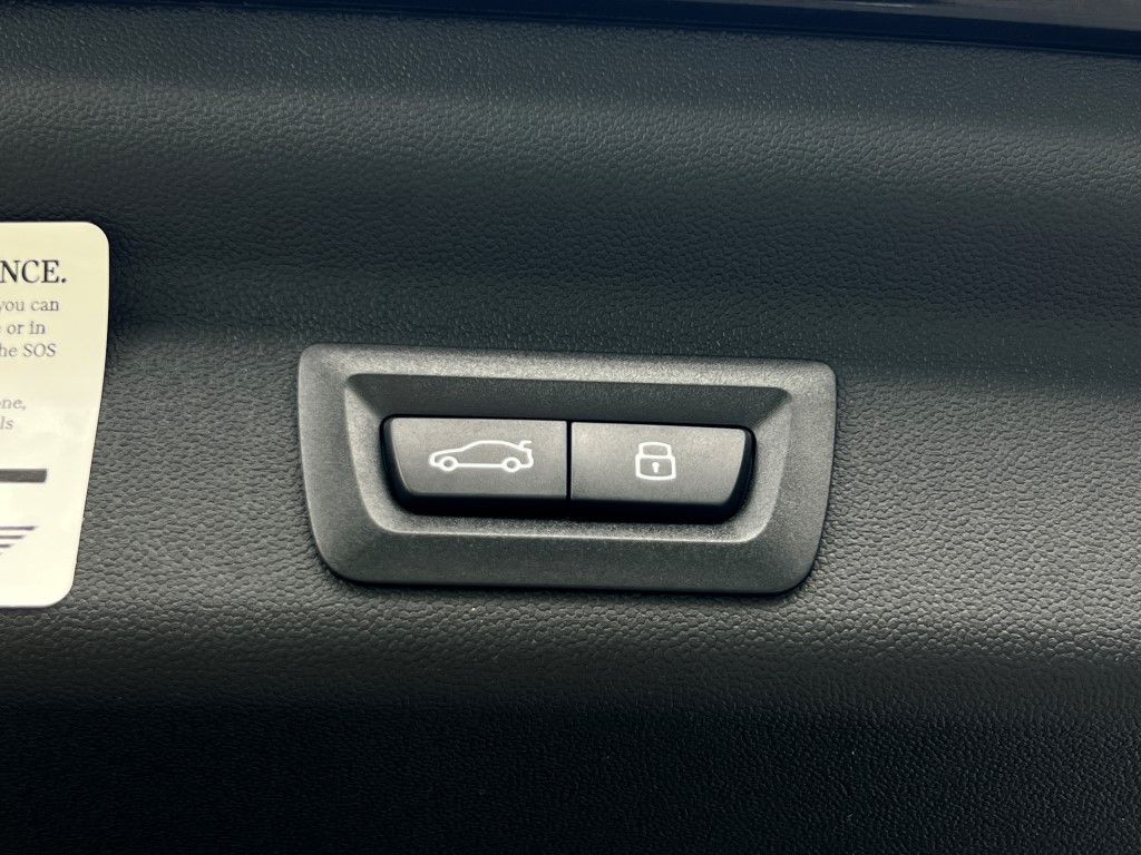 Vehicle image 12 of 24