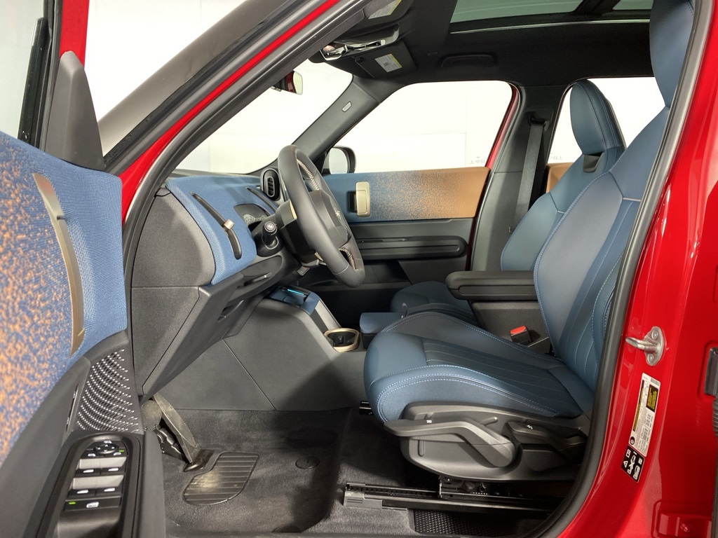 Vehicle image 15 of 28
