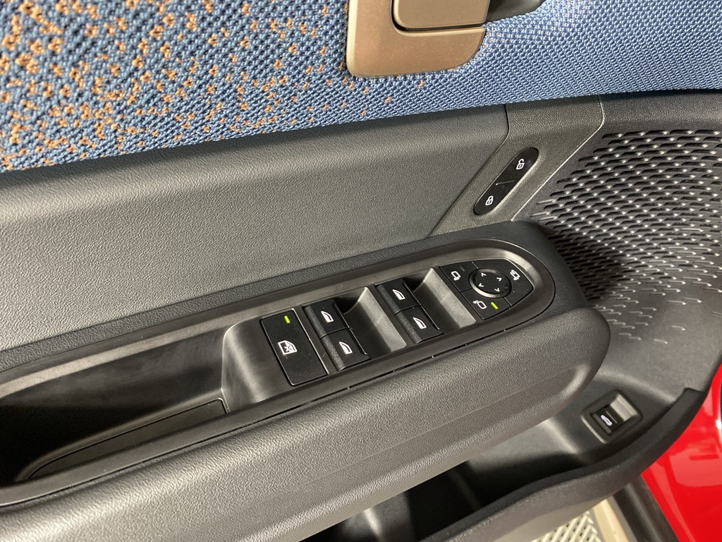 Vehicle image 22 of 28