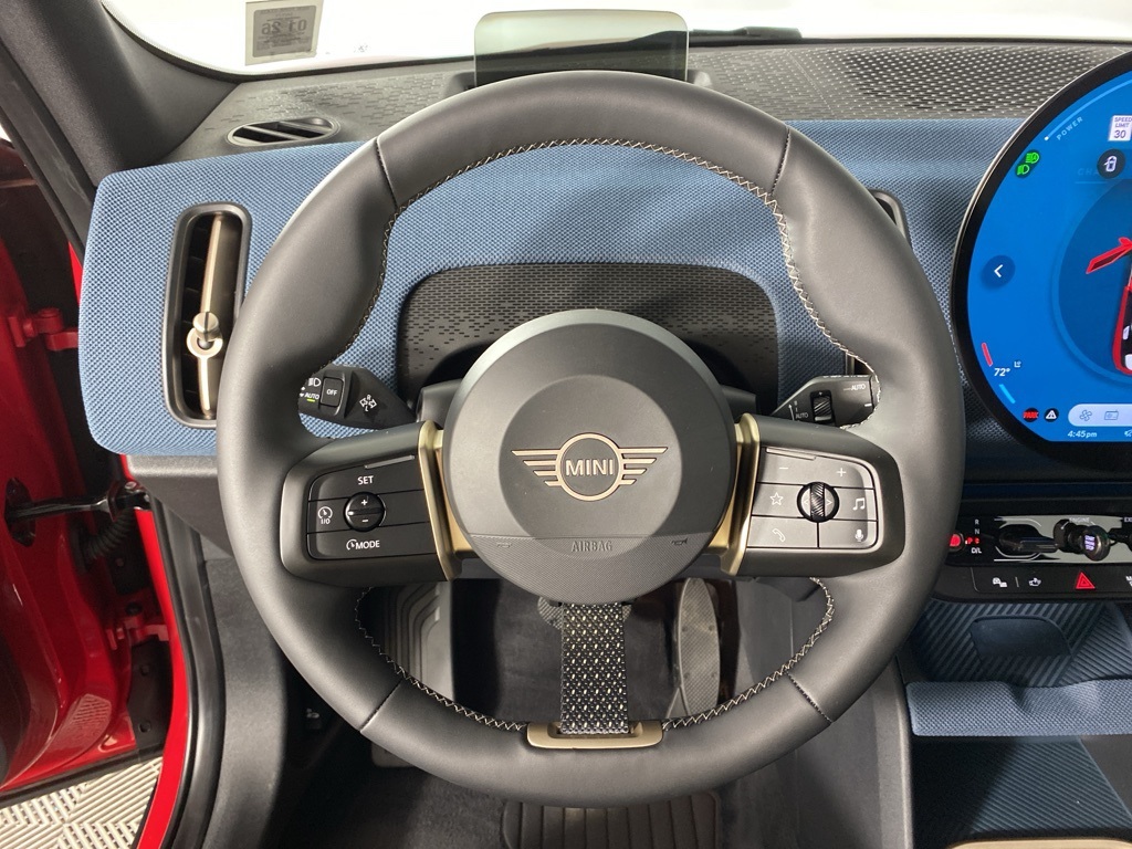 Vehicle image 17 of 28