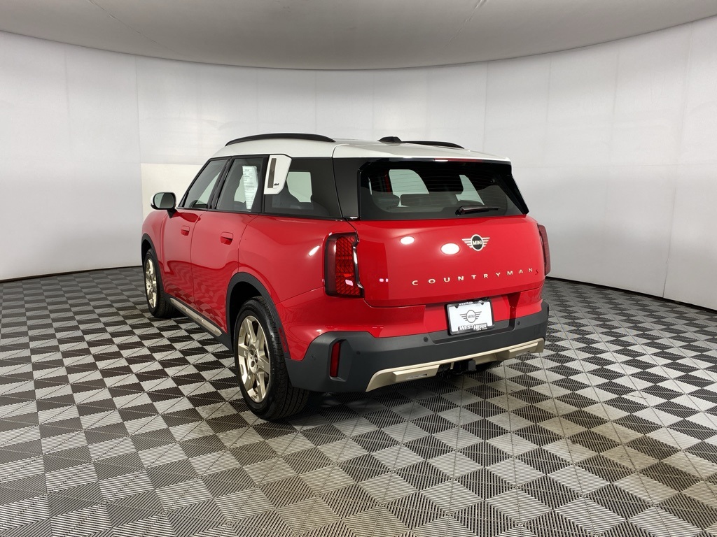 Vehicle image 7 of 28
