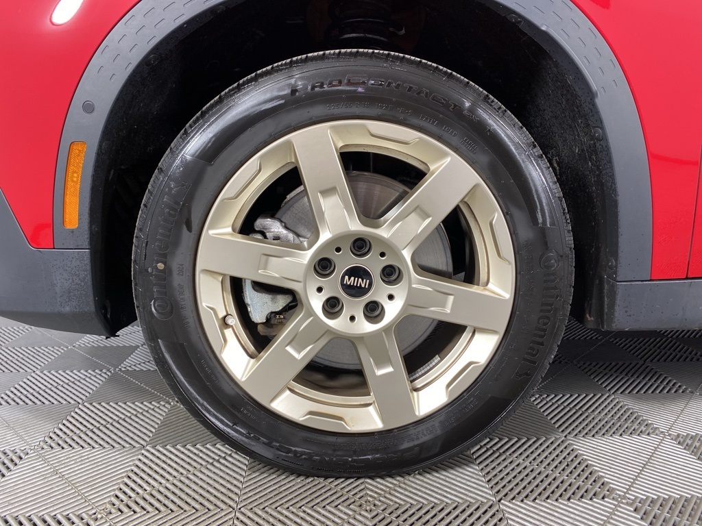 Vehicle image 10 of 28