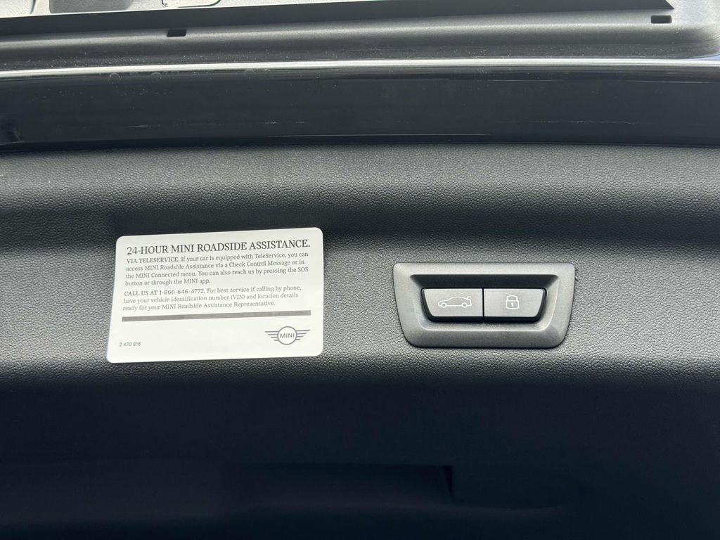Vehicle image 22 of 30