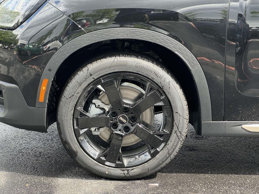 Vehicle image 28 of 30