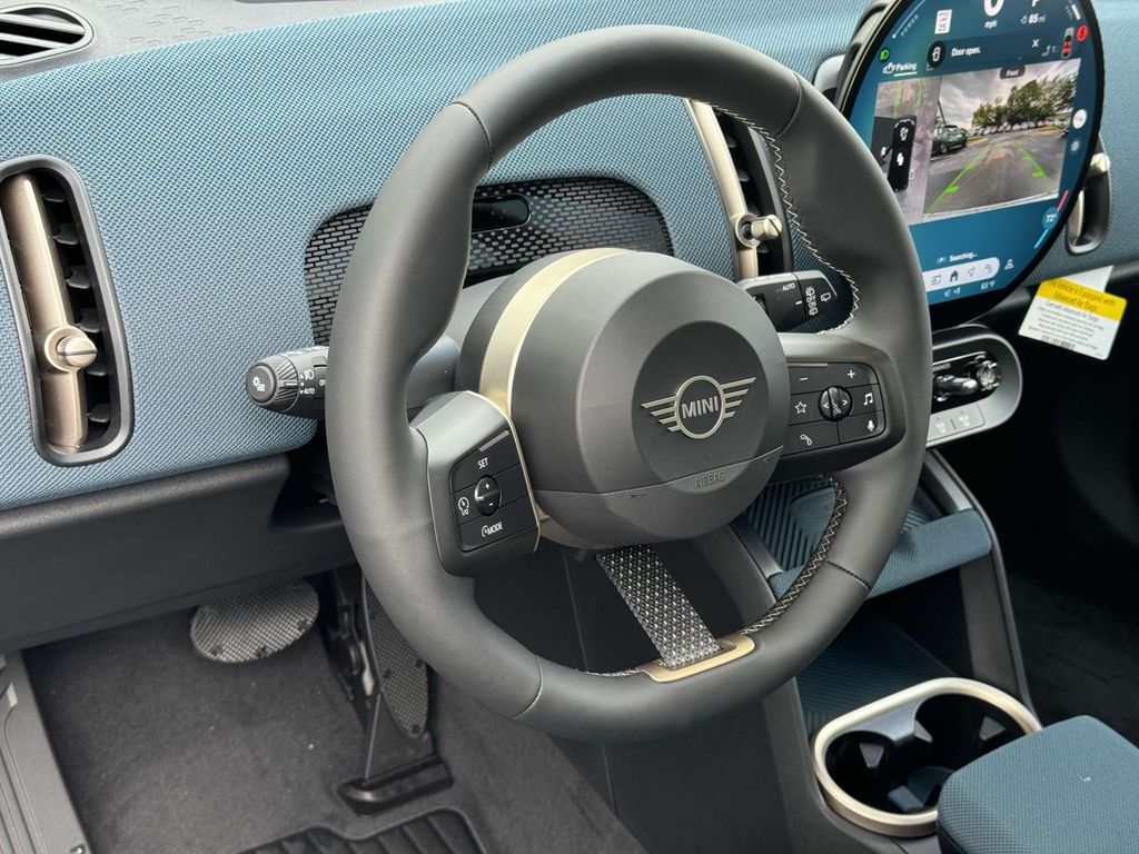 Vehicle image 13 of 30