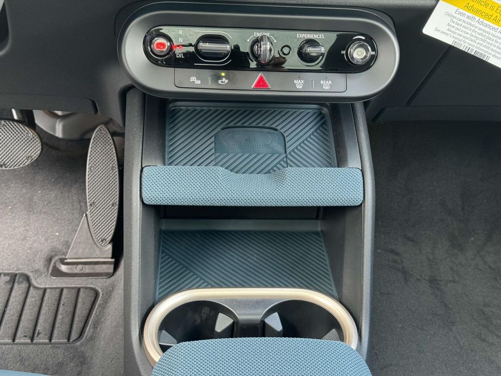 Vehicle image 11 of 30